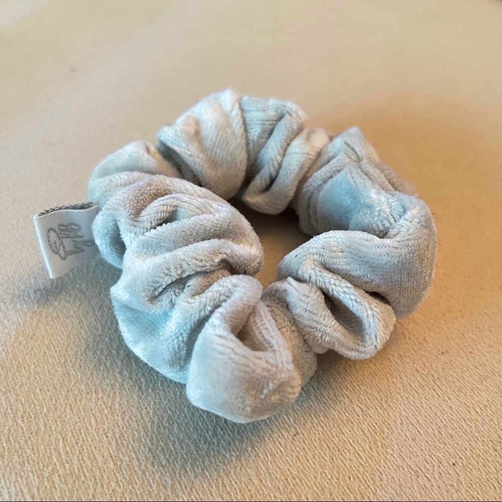 ✨Dew Edit Mini Scrunchies✨